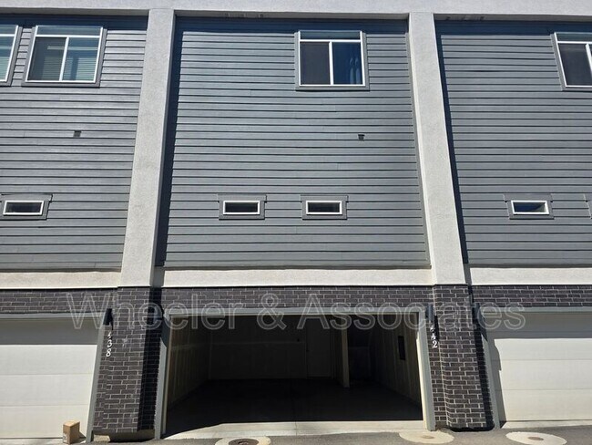 Building Photo - 442 Depot St