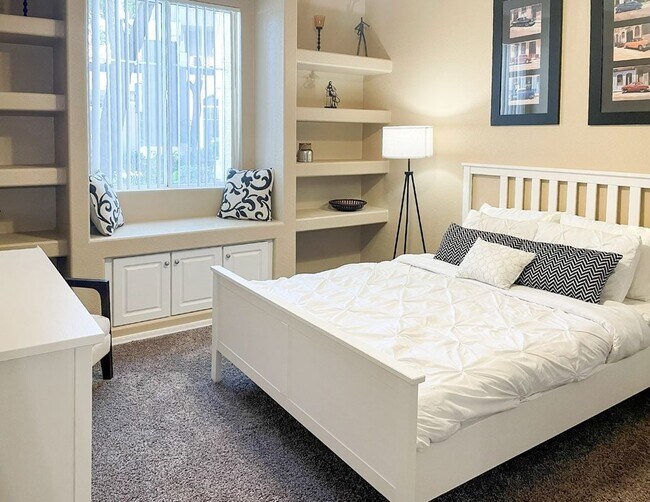 Building Photo - Club at Coldwater Springs