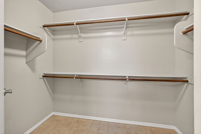 Building Photo - Updated House in Chandler Community