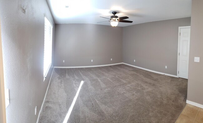 Building Photo - 262 Wellington Dr