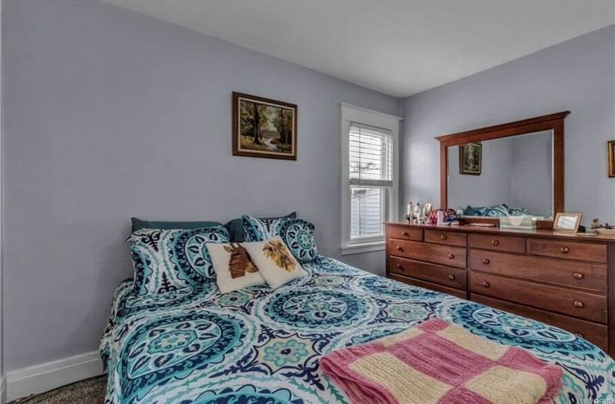 Bedroom 1 - 558 Linden Ave