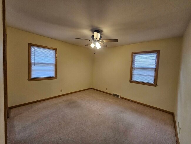 Building Photo - 2232 S 34th St