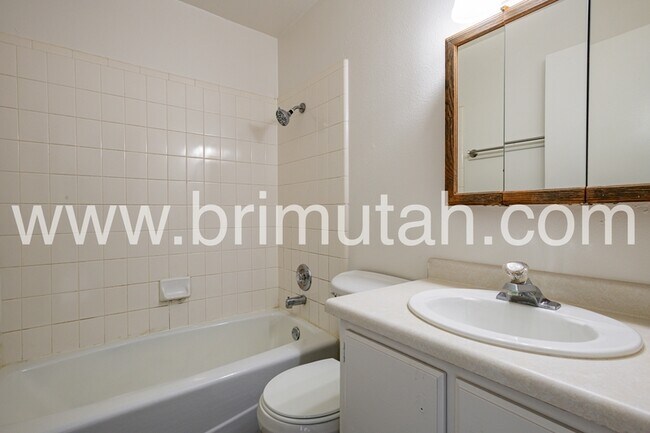 Building Photo - 4456 S Albright Dr