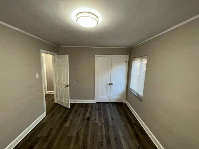Building Photo - Beautiful Renovated Colonial