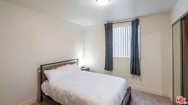 Building Photo - 4828 McKinley Ave