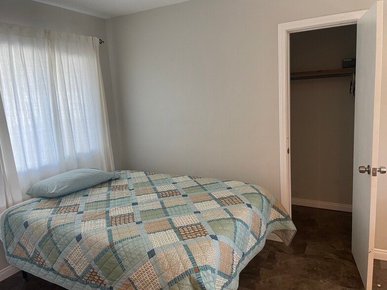 Building Photo - 5865 Lake Murray Blvd