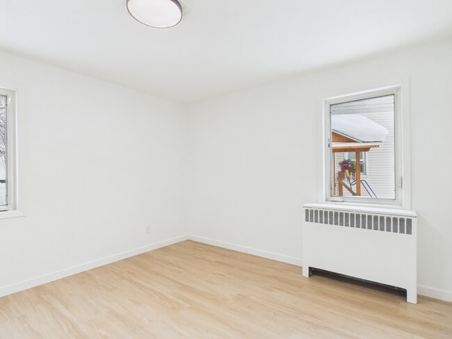 Building Photo - 926 Gilmore St