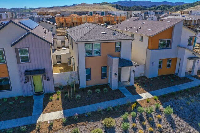 Building Photo - 27025 Trail View Ln.