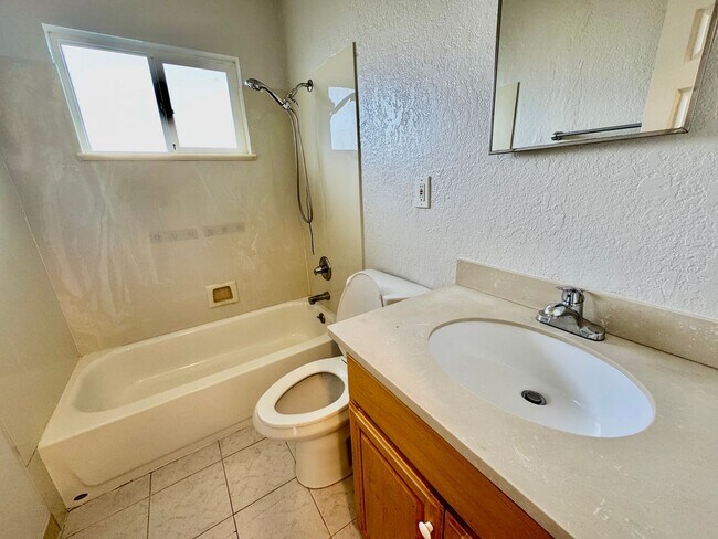 Building Photo - 2863 Brookdale Ave