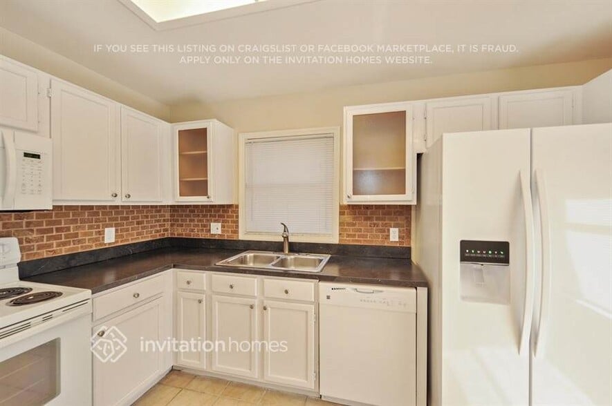 Building Photo - 721 50th St E