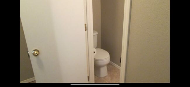 Building Photo - 8605 El Monte Ln NE