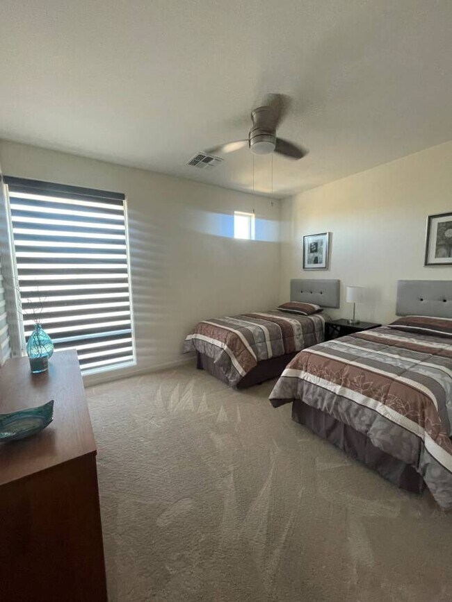 Building Photo - 3980 Crown Rock Trl