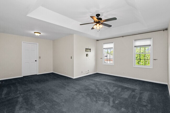 Building Photo - 4N475 S Robert Frost Cir