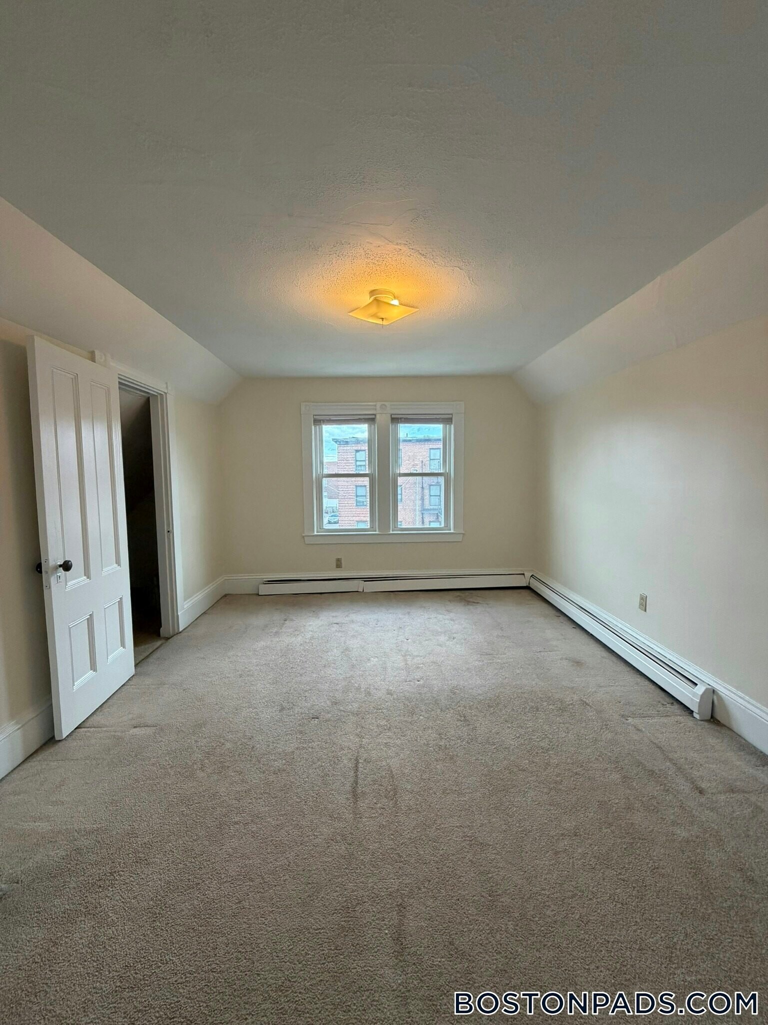 Building Photo - 393 Adams St