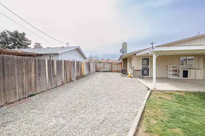 Building Photo - 3207 Gregory Ave