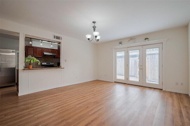 Building Photo - 13040 Trail Hollow Dr