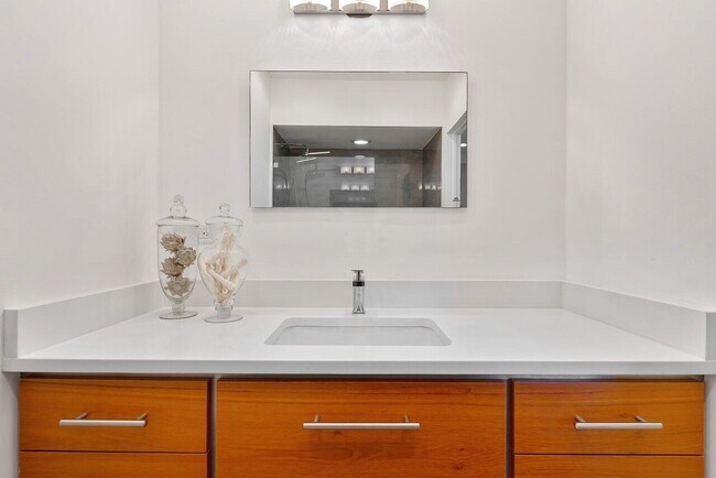 Building Photo - 5 Inlet Cay Dr