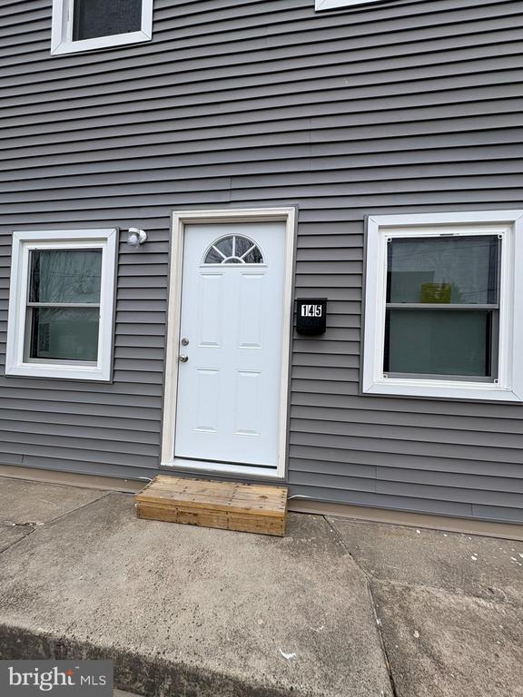 Building Photo - 145 W Main St