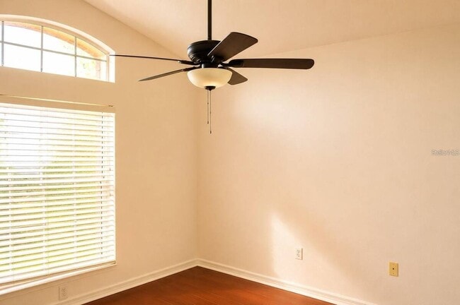 Building Photo - 145 Thornbury Dr