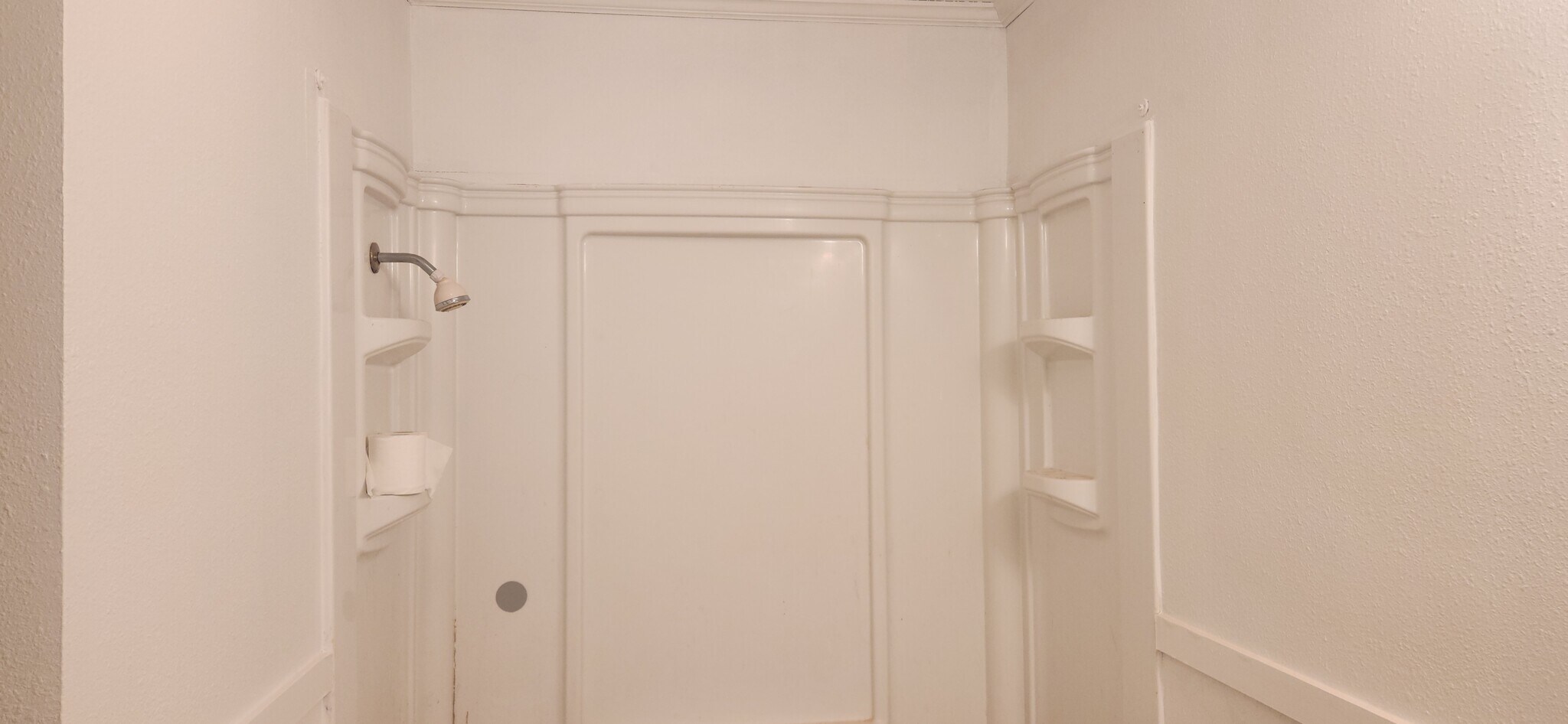 Building Photo - 605 E Applegate Dr