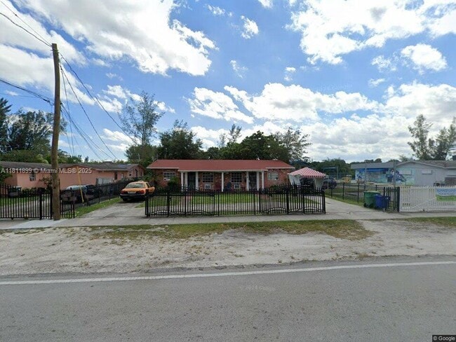 Primary Photo - 1520 NW 111th St