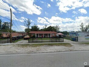 Building Photo - 1520 NW 111th St
