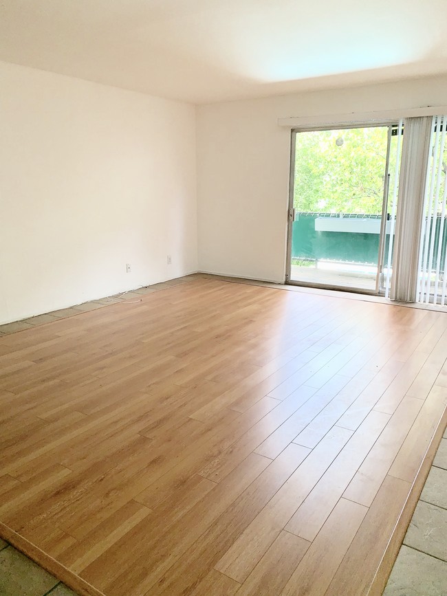 Building Photo - 5460 White Oak Ave