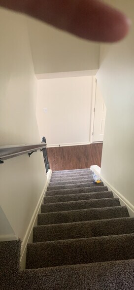 Building Photo - 16 Kyles Ln