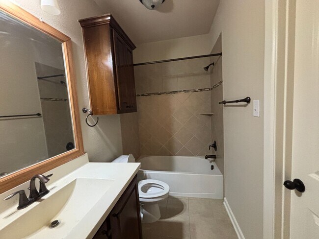 Building Photo - 5 BR/4BA | Updated Single Family Home | 2-Car Garage | Gated backyard