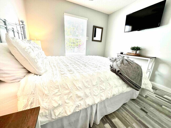 Building Photo - 75 Secret Harbor Dr