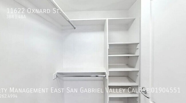 Building Photo - 11622 Oxnard St