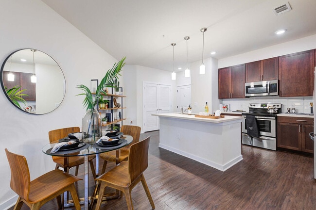 Building Photo - Windsor Addison Apartments