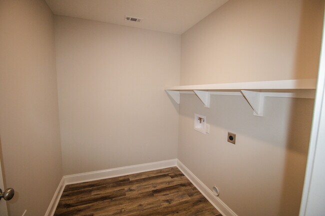 Building Photo - 207 Big Branch Dr