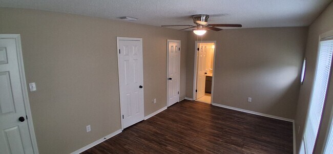 Building Photo - 6975 Wesley Ct