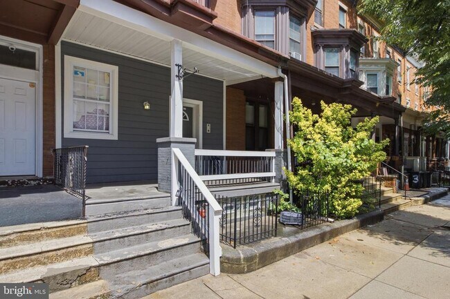 Building Photo - 2238 N Park Ave