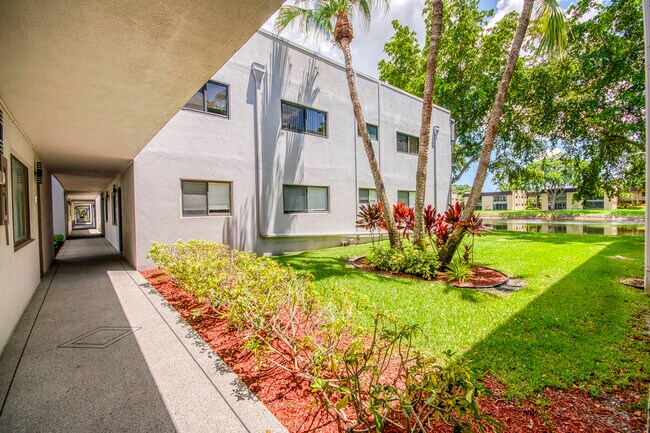 Building Photo - 15090 Ashland Pl