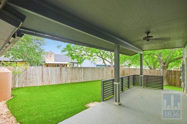 Building Photo - 13009 Lamplight Village Ave