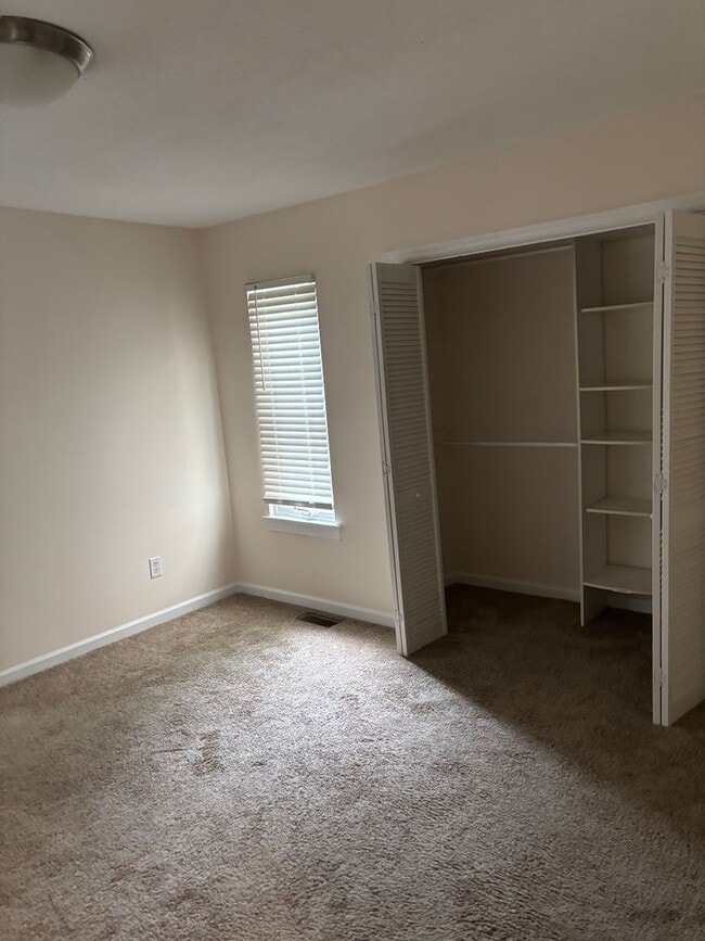 Building Photo - One Month Free **Limited Time**Prime Location