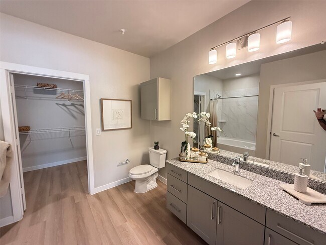 Building Photo - 1610 Campbell Rd