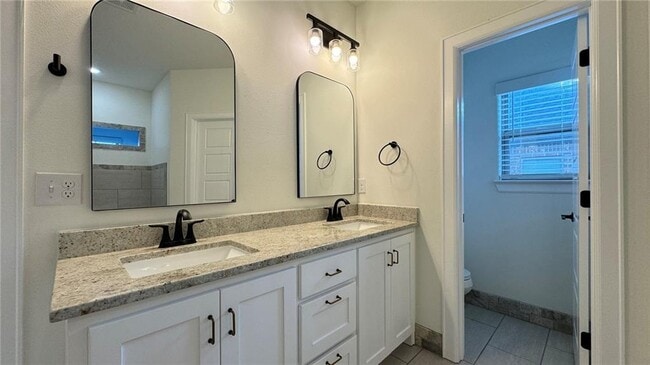 Building Photo - 5806 W Red Maple Dr