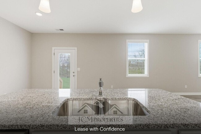 Building Photo - 117 Lambert Fld