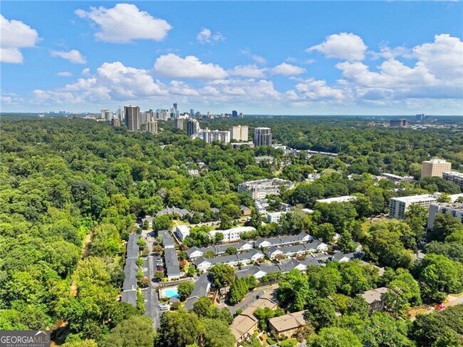 Building Photo - 115 Biscayne Dr NW