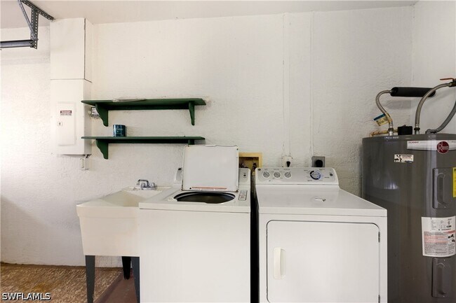 Building Photo - 10707 Pearl Bay Cir