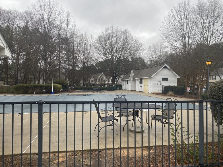 Building Photo - 8041 Christmas Ct