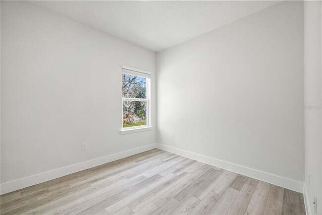 Building Photo - 6336 137th St