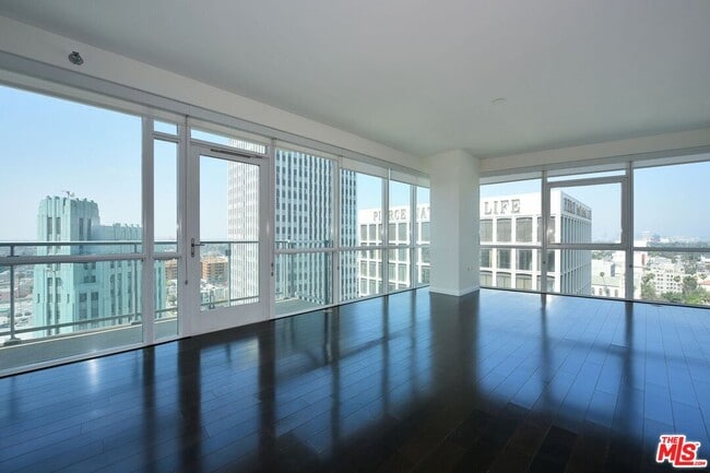 Building Photo - 3785 Wilshire Blvd