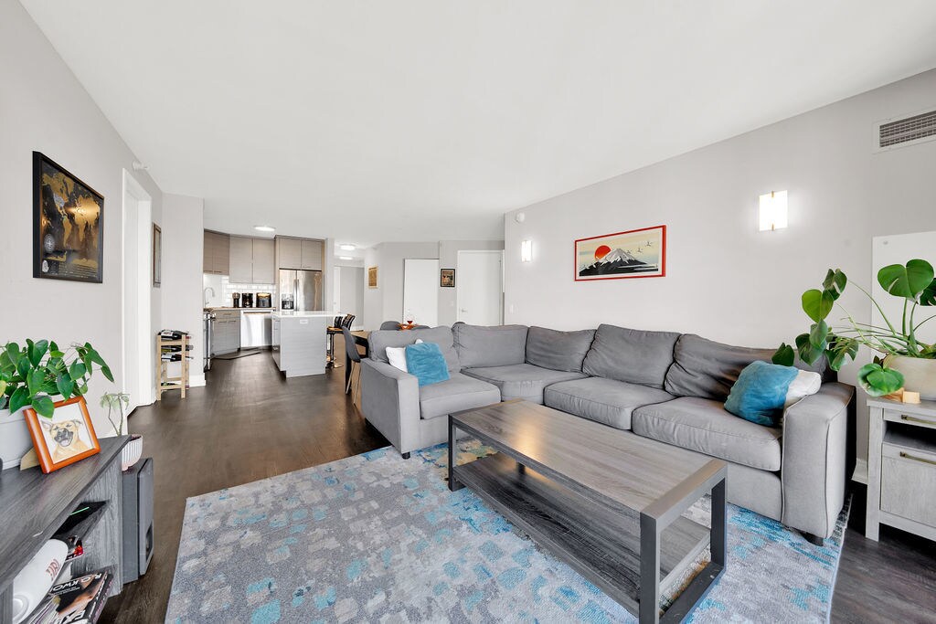 Building Photo - 545 N Dearborn St