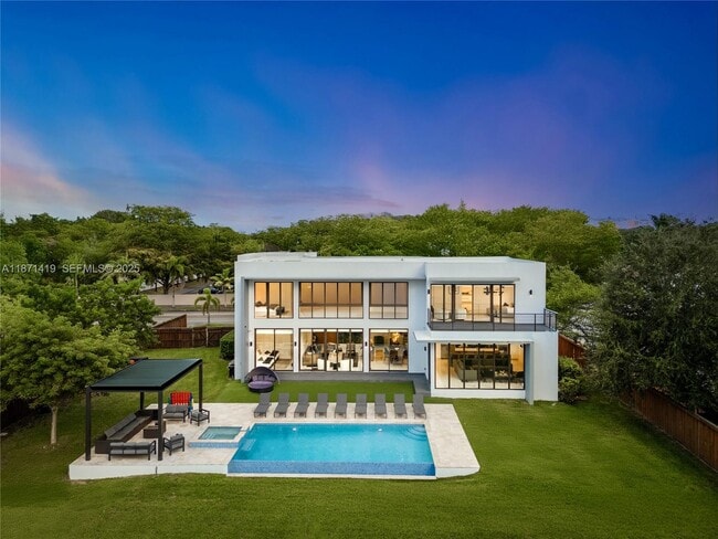 Building Photo - 5420 SW 72nd Ave