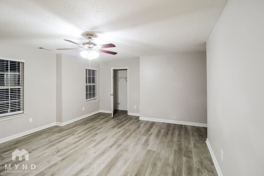 Building Photo - 5838 Waggoner Ct