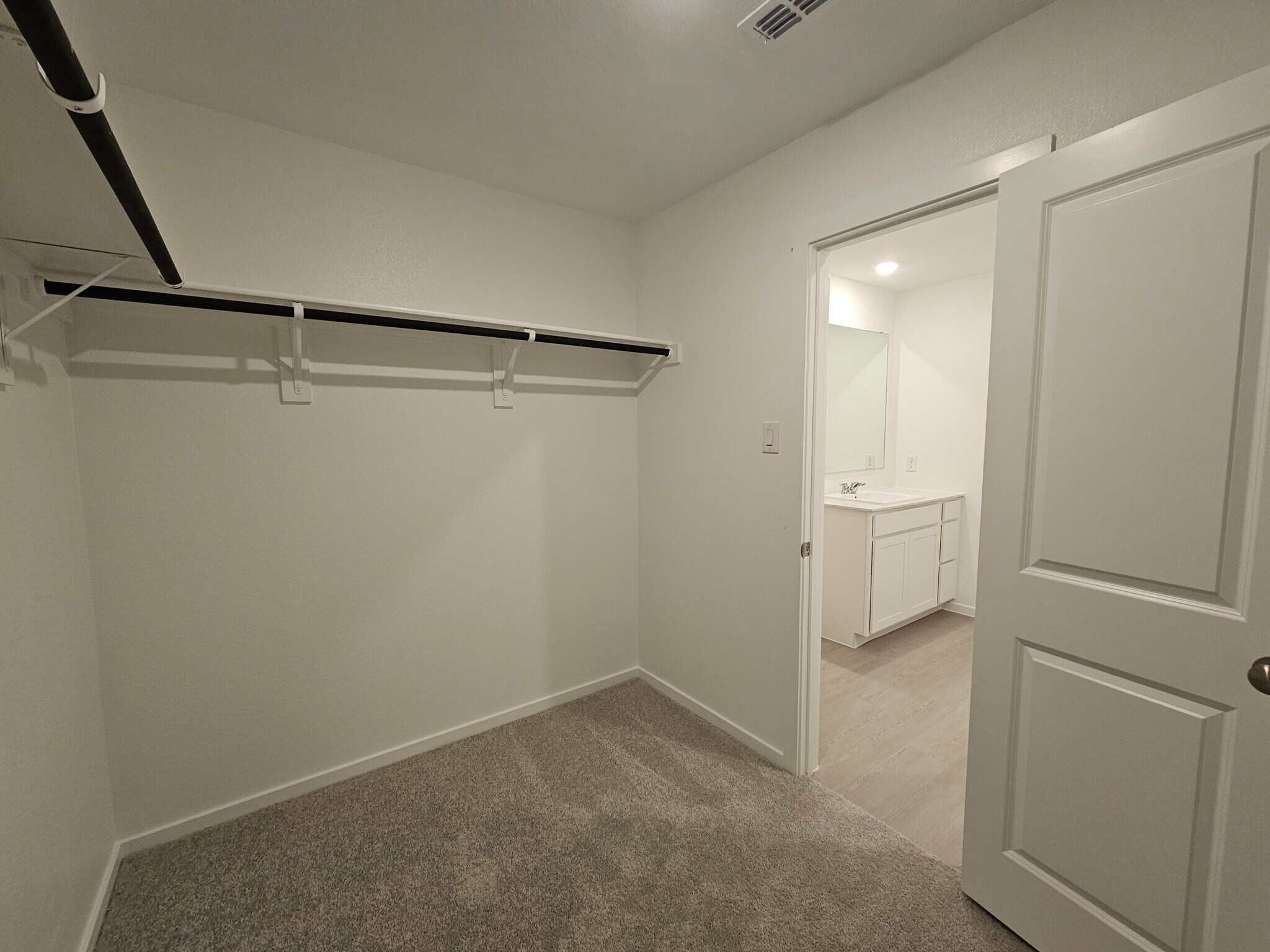 Walk in closet - 11414 Marcellus Way